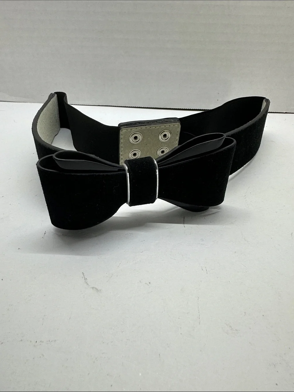 White House Black Market Black Velvet Bow Stretch Belt